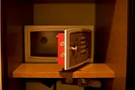 Мебельный сейф: маленький да удаленький.